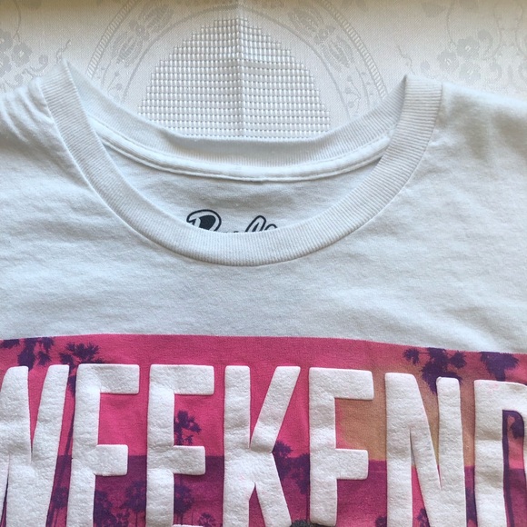 Barbie Women’s Size L White Raised Graphic Printed Shirt Weekend Vibes Casual - Picture 13 of 16